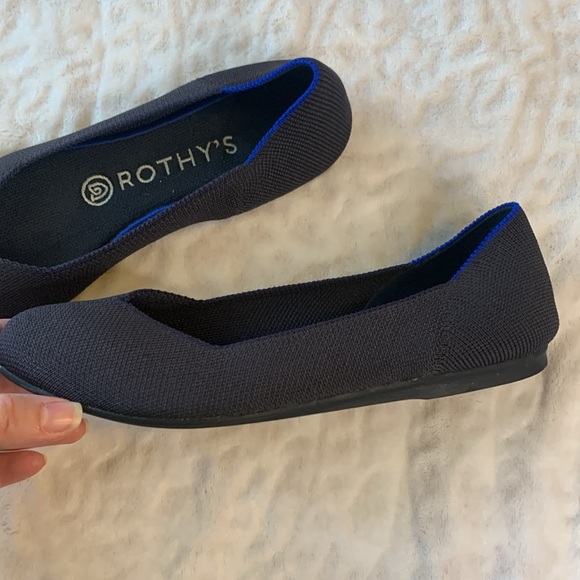 Rothy's The Flat in Navy Size 7 - Picture 3 of 12